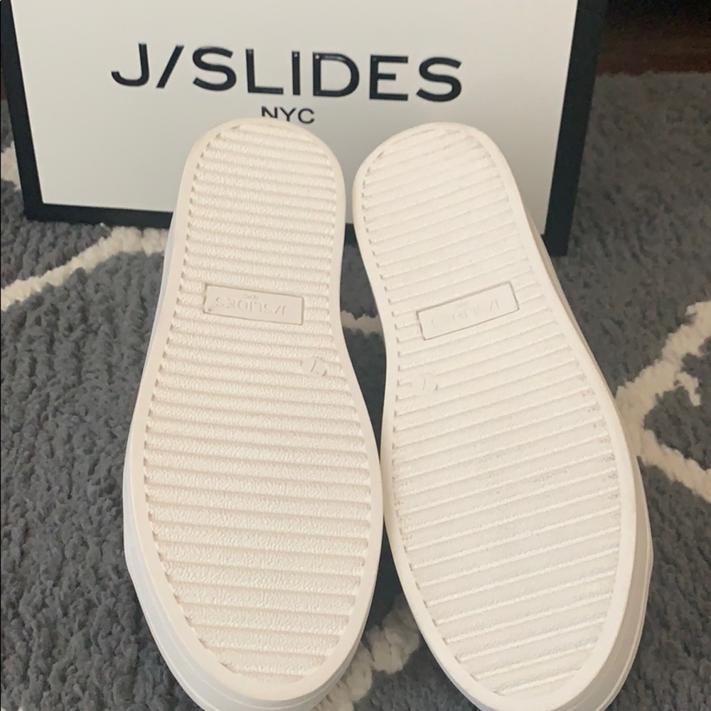 NWT J/SLIDES Heidi Off White Embossed Sneaker - Picture 4 of 4